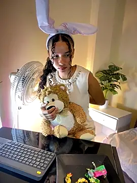 Snapshot of ZoeyFierce chatting on November 2025 02:42:02 PM ZoeyFierce online show from November 2025 02:42:02 PM