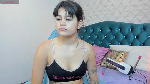 Snapshot of Valery_jame chatting on June 2026 08:02:01 PM Valery jame online show from June 2026 08:02:01 PM