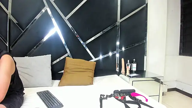 Alyssa Noah online show from April 2026 02:34:01 AM