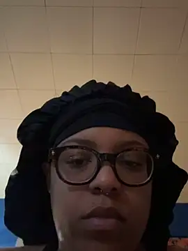 Snapshot of Hazel_eyeddemonx chatting on March 2026 11:30:02 PM Hazel eyeddemonx online show from March 2026 11:30:02 PM