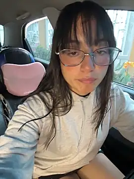 Mia fiire online show from December 2025 07:10:01 PM