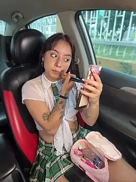 Mia fiire online show from April 2026 07:08:02 PM