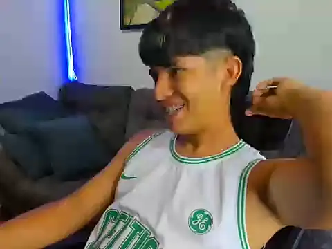 Mikke18 online show from December 2025 03:37:02 AM