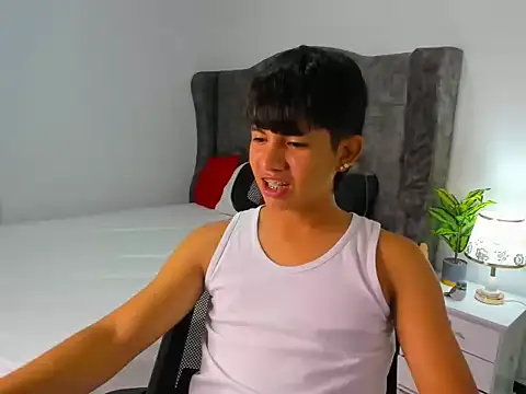 Mikke18 online show from January 2026 02:06:01 AM