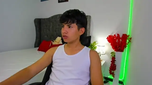 Mikke18 online show from February 2026 04:44:01 AM