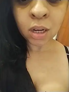 Snapshot of hirla chatting on June 2026 10:40:02 PM hirla online show from June 2026 10:40:02 PM