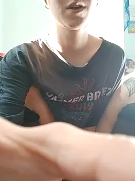 AuroraAya online show from November 2025 12:20:01 PM