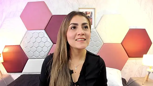 AriaRous online show from April 2026 04:01:01 PM