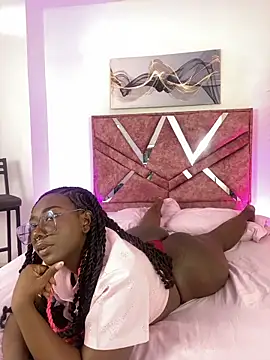 Snapshot of ZahhyGrey chatting on February 2026 07:32:01 PM ZahhyGrey online show from February 2026 07:32:01 PM