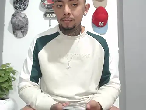 Snapshot of BASTIAN_NICOLAS_ chatting on February 2026 01:04:02 AM BASTIAN NICOLAS online show from February 2026 01:04:02 AM