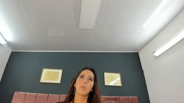 AlessiaRinaldi  online show from April 2026 11:30:02 PM