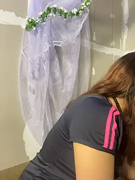 dakota021 online show from April 2026 12:30:02 AM