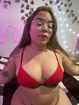 Lindalatina2001 online show from April 2026 07:44:02 PM