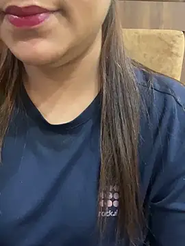 Naughtypreeti online show from December 2025 03:30:01 PM