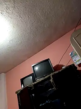 pollowason83 online show from April 2026 08:20:01 AM