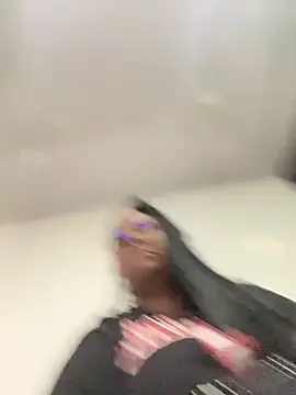 Carameloswing1 online show from April 2026 10:29:02 PM