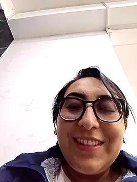 Valeria montana  online show from February 2026 04:48:01 PM