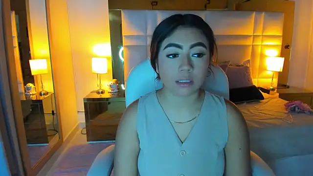 Zoei Moon online show from April 2026 06:57:01 PM