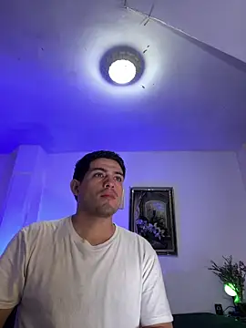 williamsmiiths16 online show from March 2026 11:32:01 AM