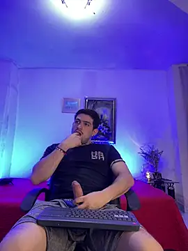 williamsmiiths16 online show from April 2026 11:37:01 AM