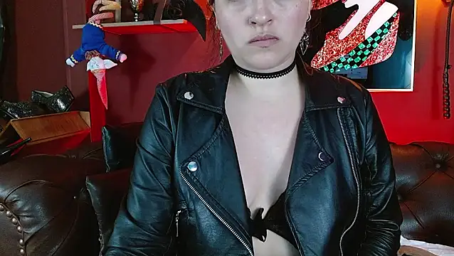 LunaTikka online show from March 2026 10:07:01 PM