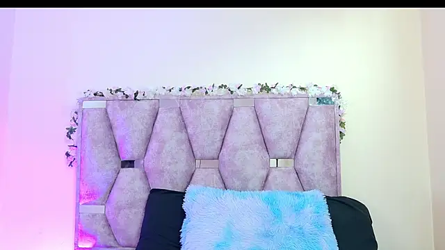 iris and damian online show from March 2026 05:19:01 PM