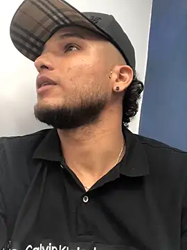 modeloxtz online show from February 2026 03:18:02 PM