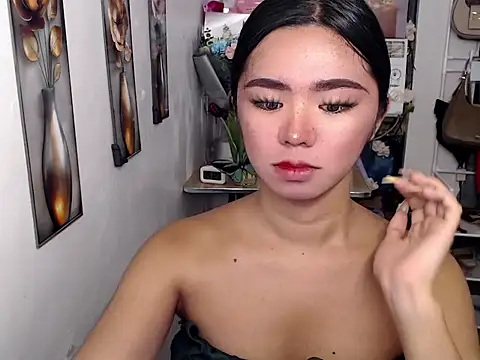 Snapshot of voganmarie chatting on July 2026 03:34:02 AM voganmarie online show from July 2026 03:34:02 AM