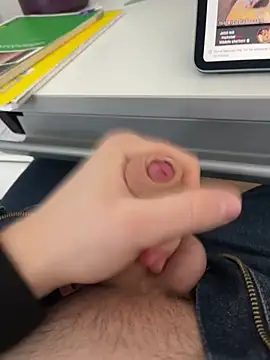 hannes256102 online show from February 2026 09:15:01 AM