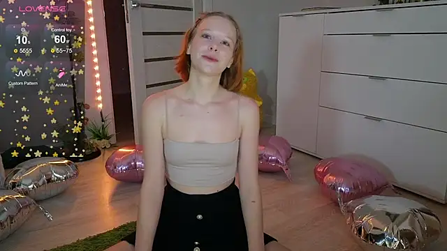 Lace Thrill online show from May 2026 11:32:02 PM