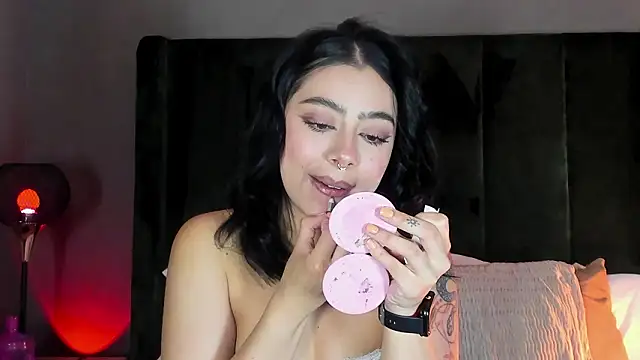 TaniaRedd  online show from March 2026 02:14:02 PM