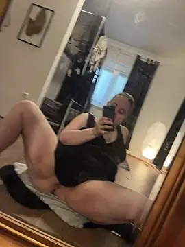 ScarletSaffire online show from April 2026 08:55:01 AM