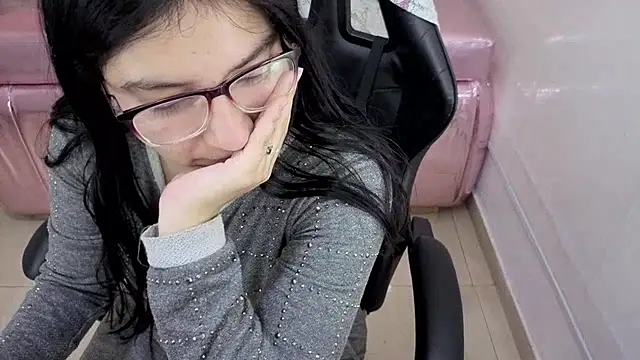 eva smit t online show from March 2026 02:39:02 AM