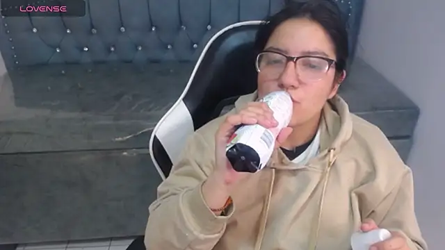 eva smit t online show from April 2026 02:48:01 AM