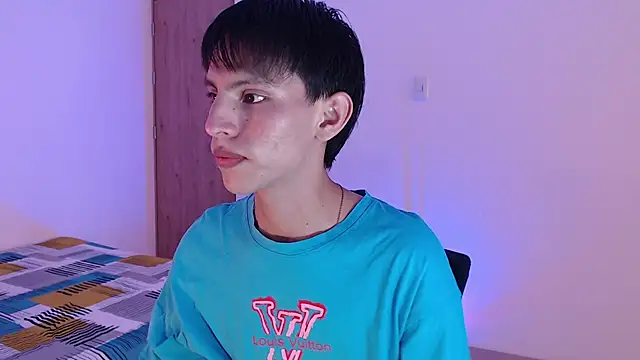 andrew courtzz online show from April 2026 07:55:01 PM