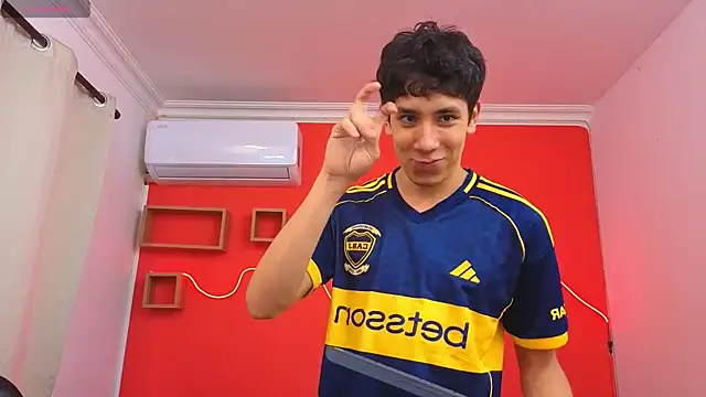 Neo Twink online show from April 2026 07:06:02 PM