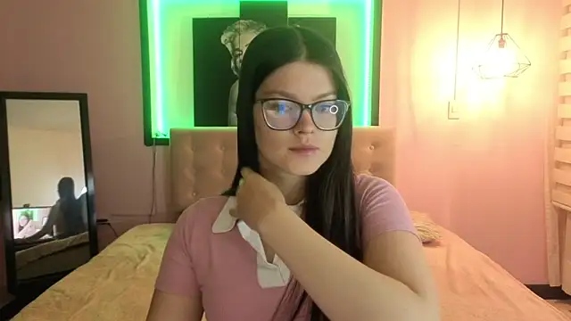 Snapshot of Sara_valderrama_ chatting on June 2026 03:32:02 PM Sara valderrama online show from June 2026 03:32:02 PM