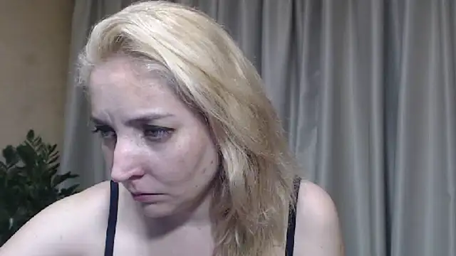 Snapshot of sweetpussy chatting on June 2026 05:25:01 PM sweetpussy online show from June 2026 05:25:01 PM