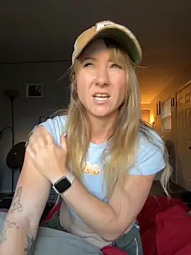 alluringpixie online show from April 2026 12:20:01 PM