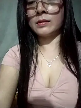 Snapshot of Paerl-sweet chatting on March 2026 02:04:02 AM Paerl-sweet online show from March 2026 02:04:02 AM