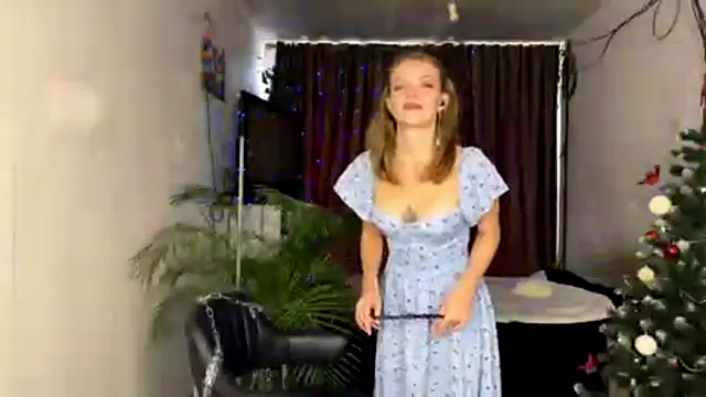 Snapshot of Miss_Monroe chatting on December 2025 08:43:01 AM Miss Monroe online show from December 2025 08:43:01 AM