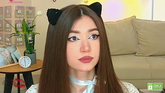 oliviaah  online show from April 2026 03:10:02 PM