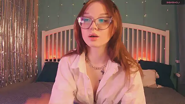 AprilFarrowy online show from April 2026 08:46:01 PM