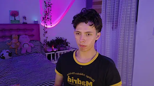 Dani Dancer online show from July 2026 01:33:01 AM