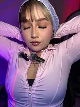 Daniela ruizz online show from April 2026 11:39:02 PM