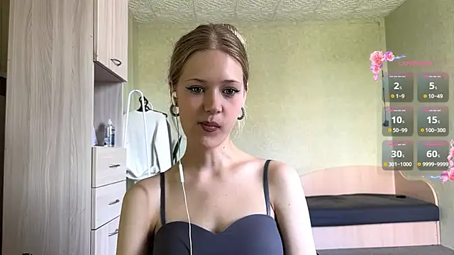 Snapshot of ZaidaSchwarten chatting on July 2026 07:33:01 AM ZaidaSchwarten online show from July 2026 07:33:01 AM