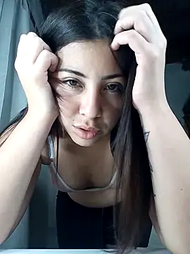 emmacurvyhot online show from December 2025 04:22:01 PM