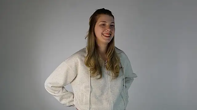 Snapshot of LumiaSolstice chatting on March 2026 02:45:02 PM LumiaSolstice online show from March 2026 02:45:02 PM