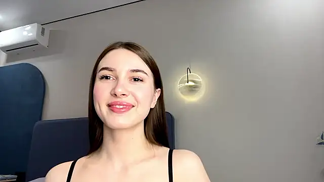 SepiahLune online show from March 2026 08:08:02 AM