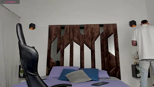 J king   online show from April 2026 02:51:02 AM